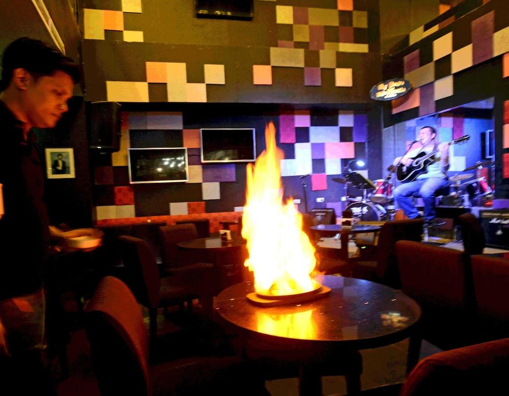 Hive Hotel Quezon City Bagian luar foto