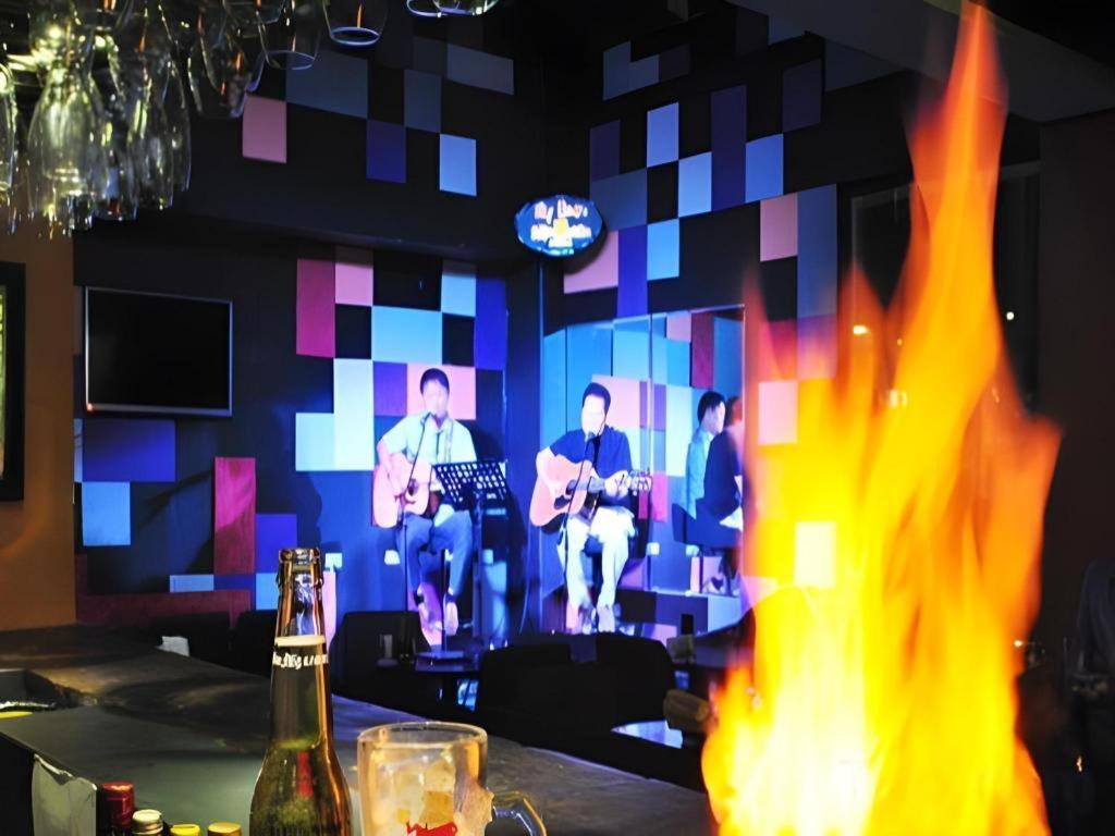 Hive Hotel Quezon City Bagian luar foto