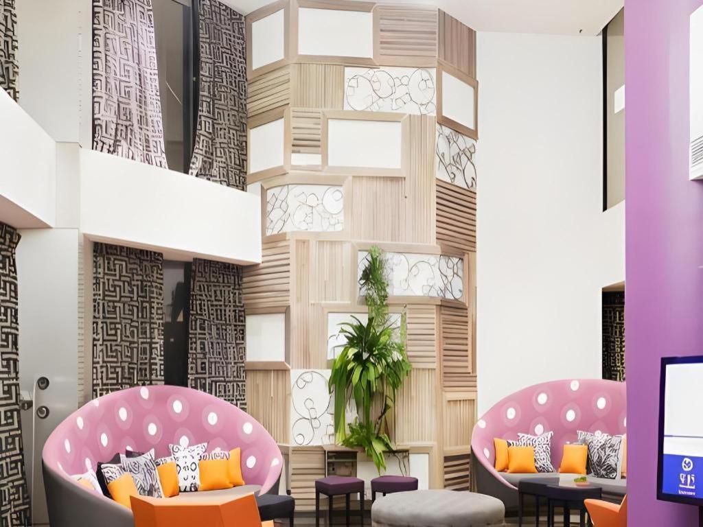 Hive Hotel Quezon City Bagian luar foto