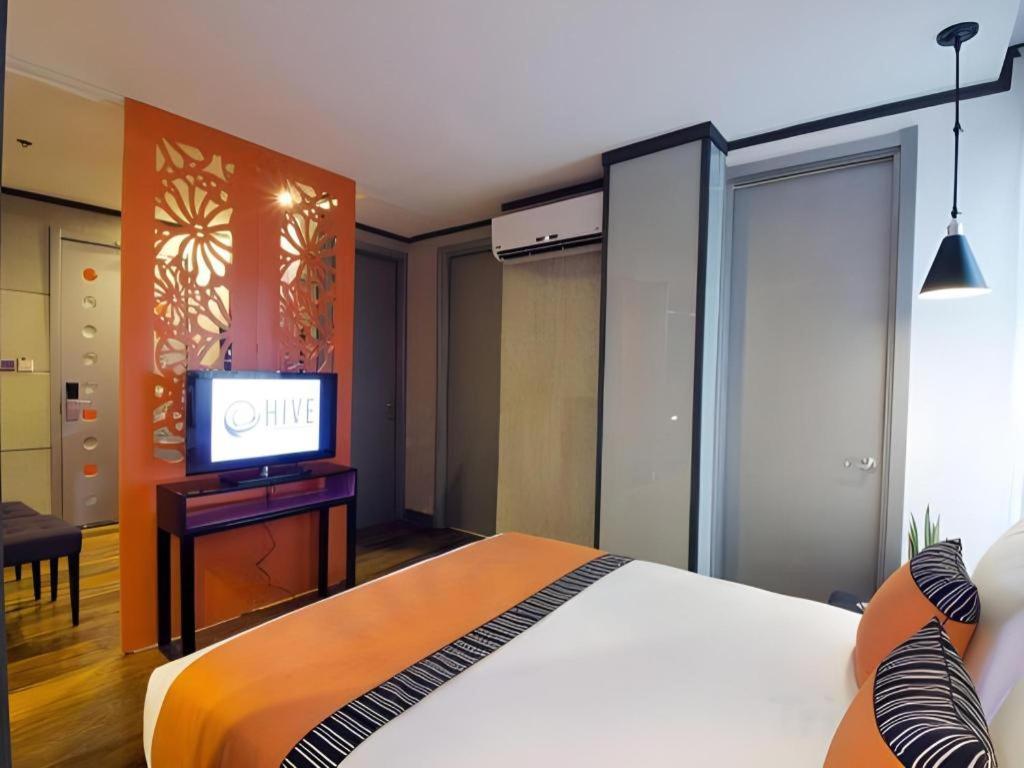 Hive Hotel Quezon City Bagian luar foto
