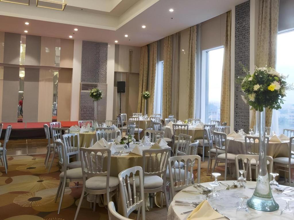 Hive Hotel Quezon City Bagian luar foto