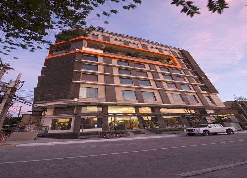 Hive Hotel Quezon City Bagian luar foto
