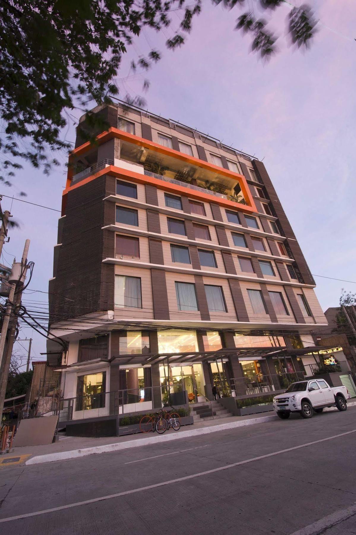 Hive Hotel Quezon City Bagian luar foto