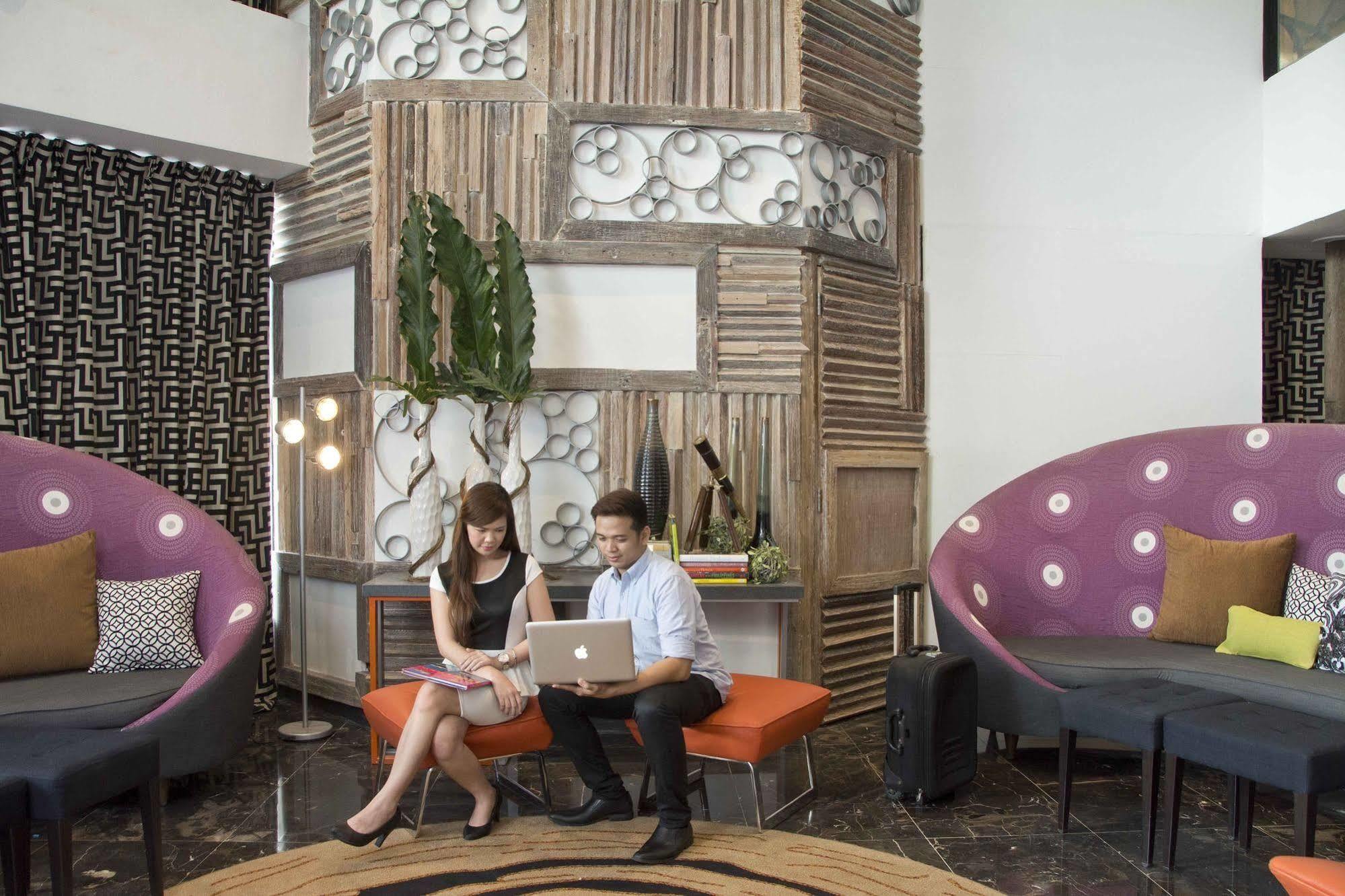 Hive Hotel Quezon City Bagian luar foto