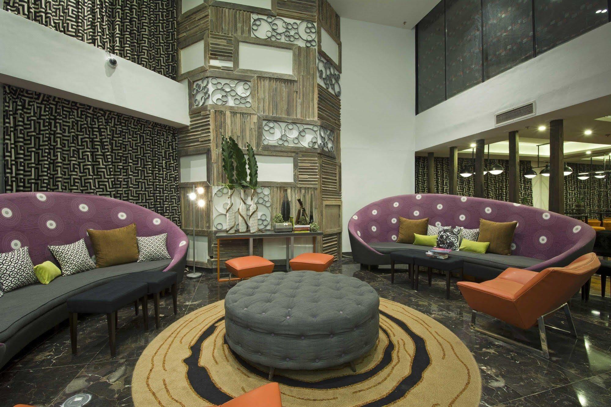 Hive Hotel Quezon City Bagian luar foto